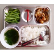 cơm trưa _cty tôn hoa sen