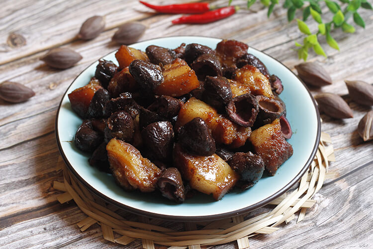 Ngọt bùi trám đen kho cá