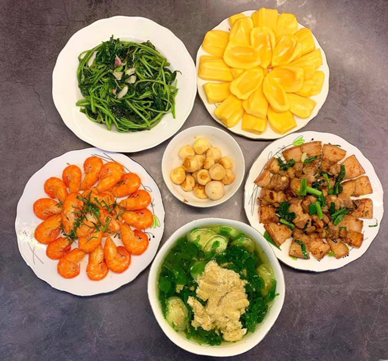 Gợi ý bữa cơm gia đình đủ chất mà tiết kiệm ngày hè